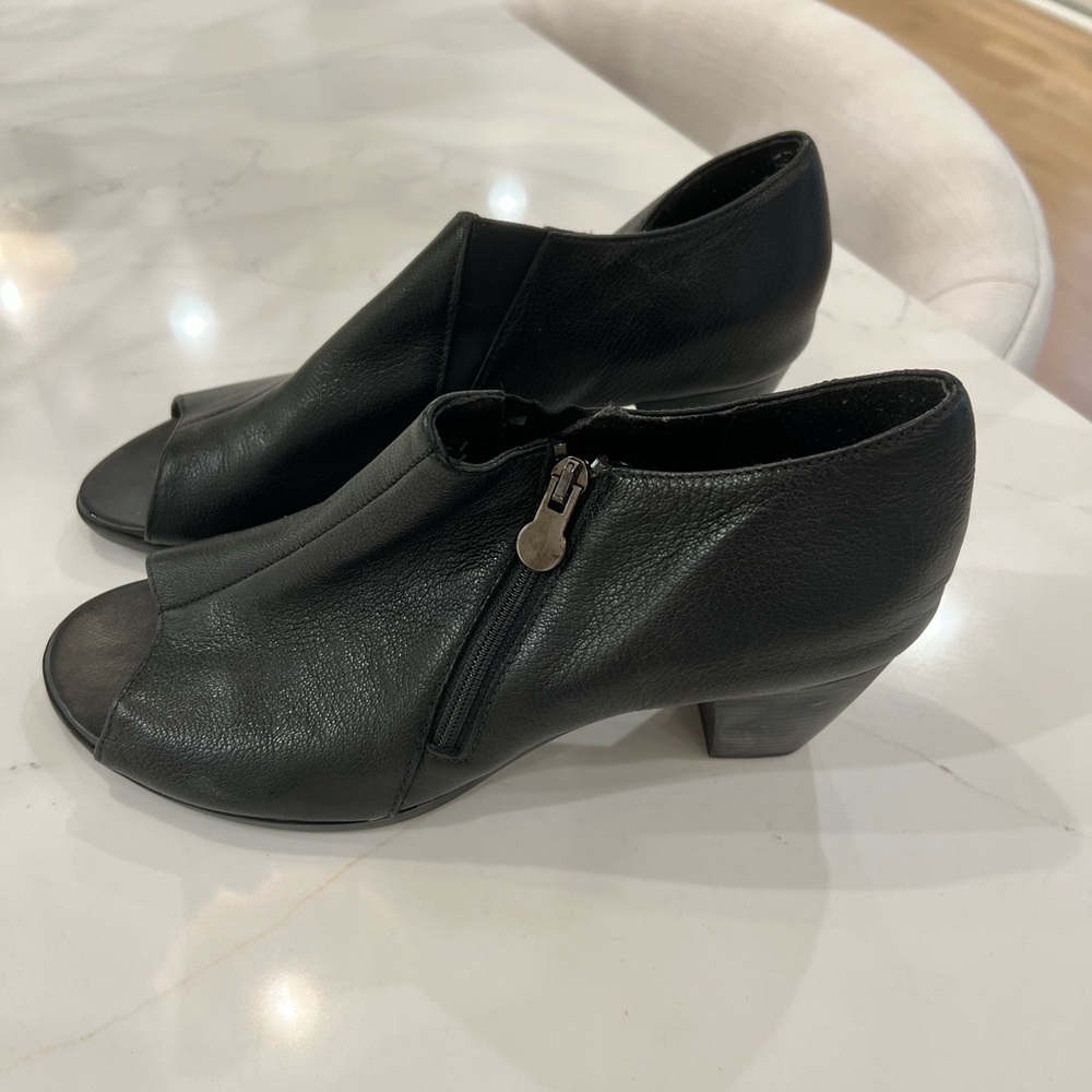 Women’s Munro Ankle Boot Size 10